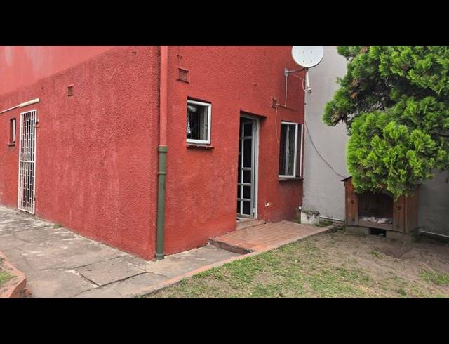 2 BEDROOM HOUSE FOR SALE IN WESTCLIFF